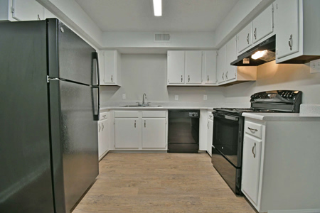 Hidden Pointe-interior-kitchen-0391-1200w